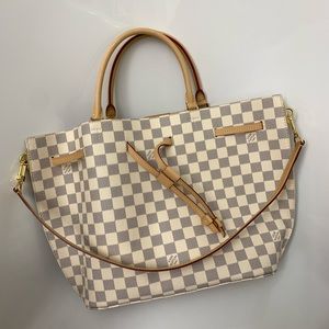 LOUIS VUITTON GIROLATA BAG